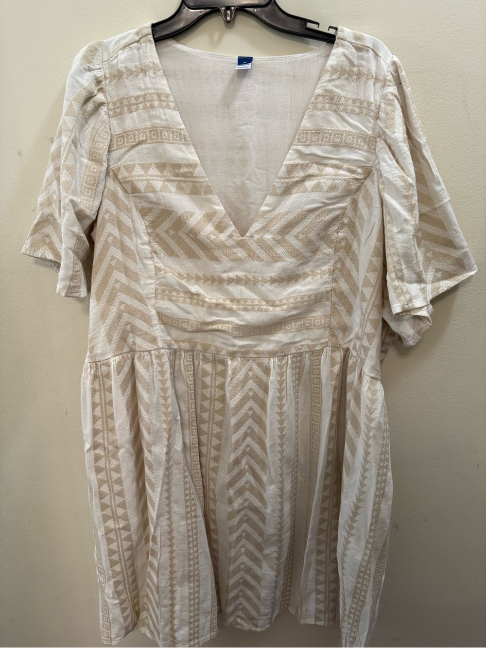 Old Navy Woman’s Textured Jacquard Swing Dress 2X Plus Tan & Cream Chevron V Nck